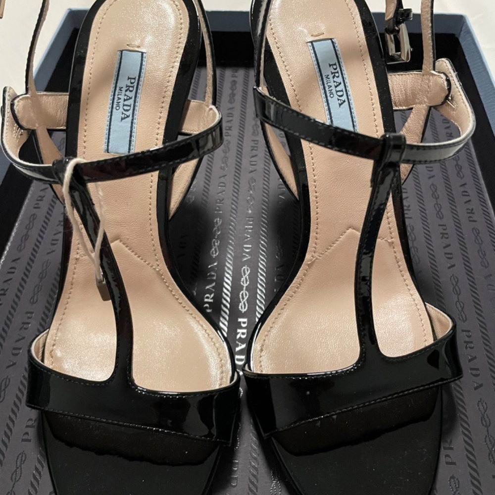 Prada open toe heals - pristine - Picture 3 of 5